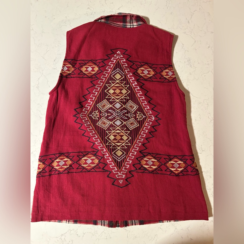 Like New Blu Pepper Aztec Embroidered Plaid Flannel Women’s Vest Size Medium - Picture 11 of 16